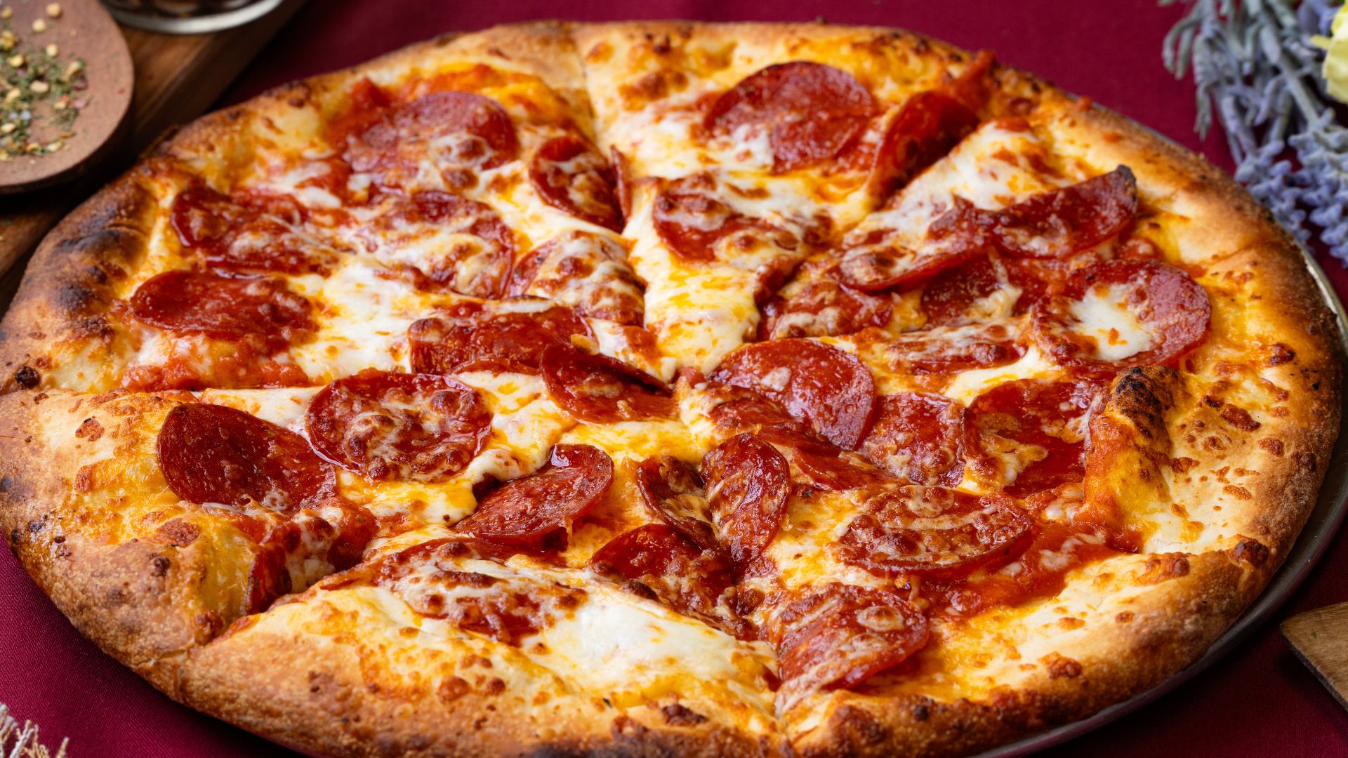 pepperoni-pizza-italian-restaurant-dish-hattiesburg